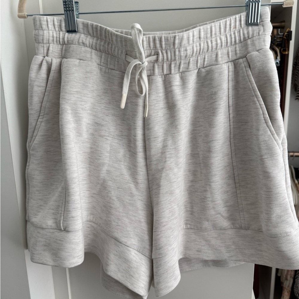 Varley Atrium Shorts - Light Heather Gray